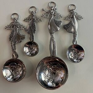 Decorative Silver Measuring Spoons Set